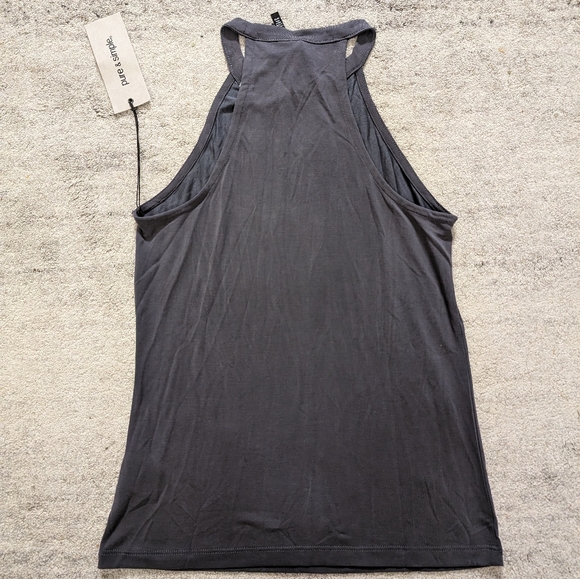 Pure and simple tank - Picture 3 of 4